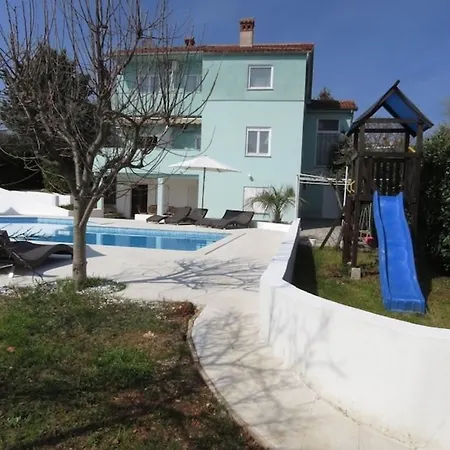 Resindenz Benni Mit Beheiztem Grossem Pool Apartment Medulin