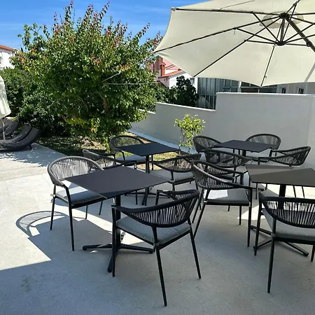 Resindenz Benni Mit Beheiztem Grossem Pool Apartment Medulin