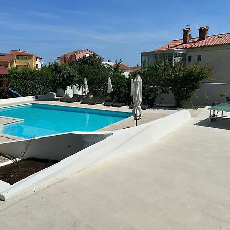 Apartamento Resindenz Benni Mit Beheiztem Grossem Pool Medulin