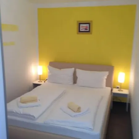 Resindenz Benni Mit Beheiztem Grossem Pool Apartment